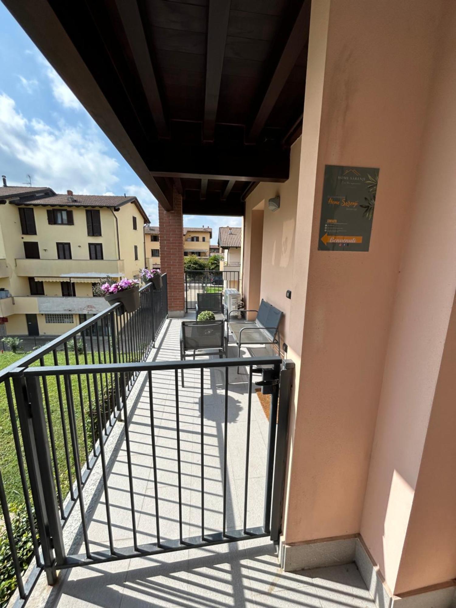 Home Sarenji Trivolzio Luaran gambar